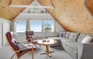 TV - Lovely home in Børkop with WiFi (Børkop)