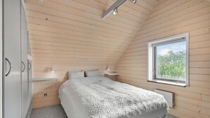 Room - 1 bedroom beautiful home in Roslev (Roslev)