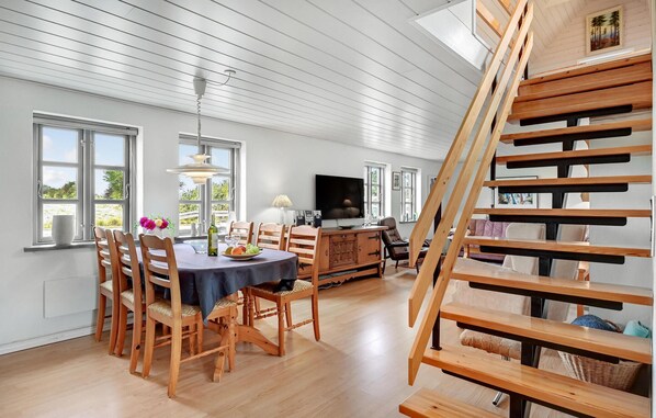 Dining - 1 bedroom beautiful home in Roslev (Roslev)