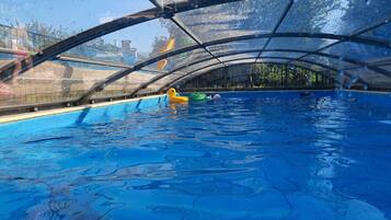 Piscine extérieure, piscine chauffée