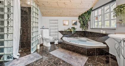 Lovely home in Gørlev with WiFi