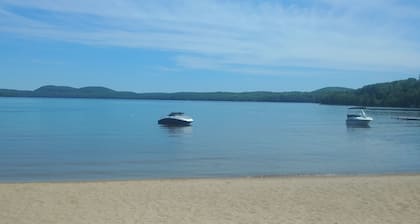 Chalet, fully equipped.1min to lac aux sables.