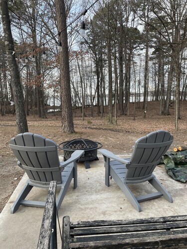 On Lake Dardanelle, quiet but close to town