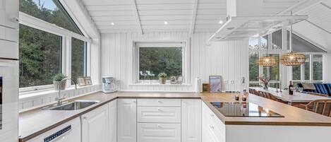 Køleskab, ovn, kogeplade, opvaskemaskine