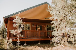 Exterior - Yellowstone National Park in 30 Mins with Hot Tub (Island Park)