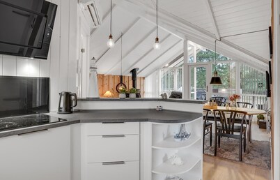 Beautiful home in Thisted with kitchen