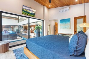 4 bedrooms, desk, iron/ironing board, travel cot - The Island House (Reserva de Golf, Hacienda Pinilla)