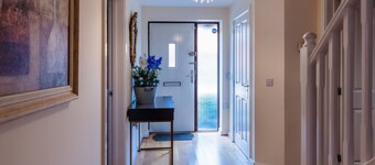 Lux 5 bedroom Ulverston House with free parking