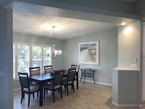 Dining - “SEASCAPE” to relaxation and fun! STUNNING, IMMACULATE CANAL and POOL home (Punta Gorda)