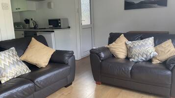 Cabin | Living room | 30-inch TV with cable channels