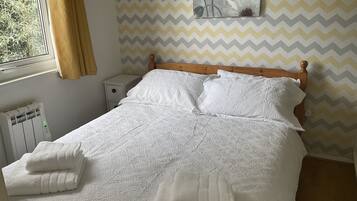 Cabin | 2 bedrooms, iron/ironing board, free WiFi, bed sheets