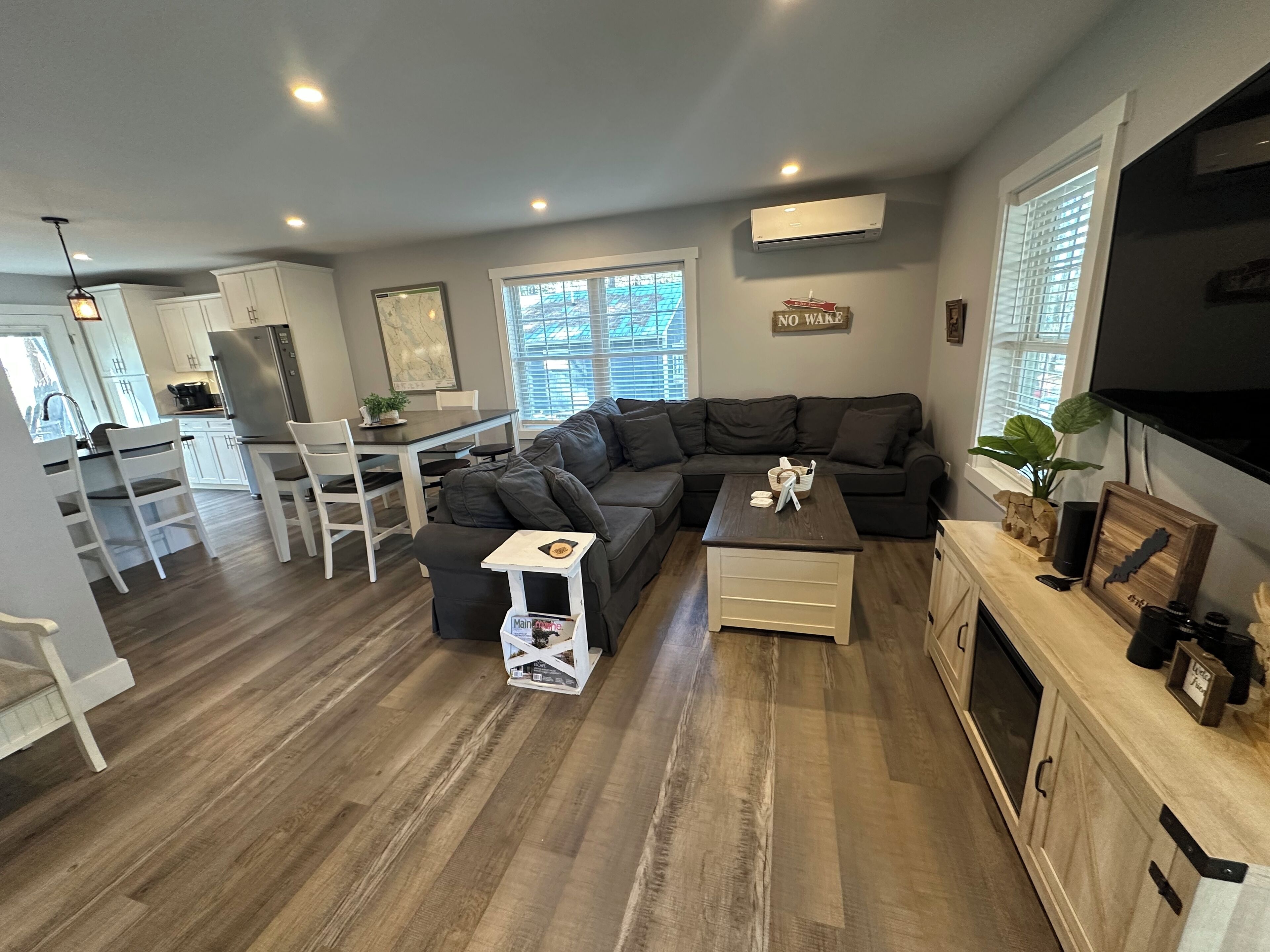 Smart TV, DVD player, stereo