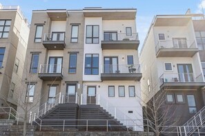 Exterior - Luxury Nashville Home – 2 Mi to Honky Tonks (Nashville)