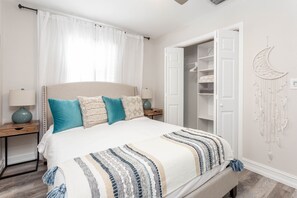 3 bedrooms, desk, iron/ironing board, travel cot - Modern Villa with heated pool! Perfect for Families! 3D tour via inquiry (Pompano Beach)