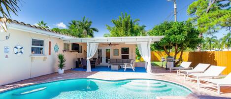 Outdoor pool, a heated pool