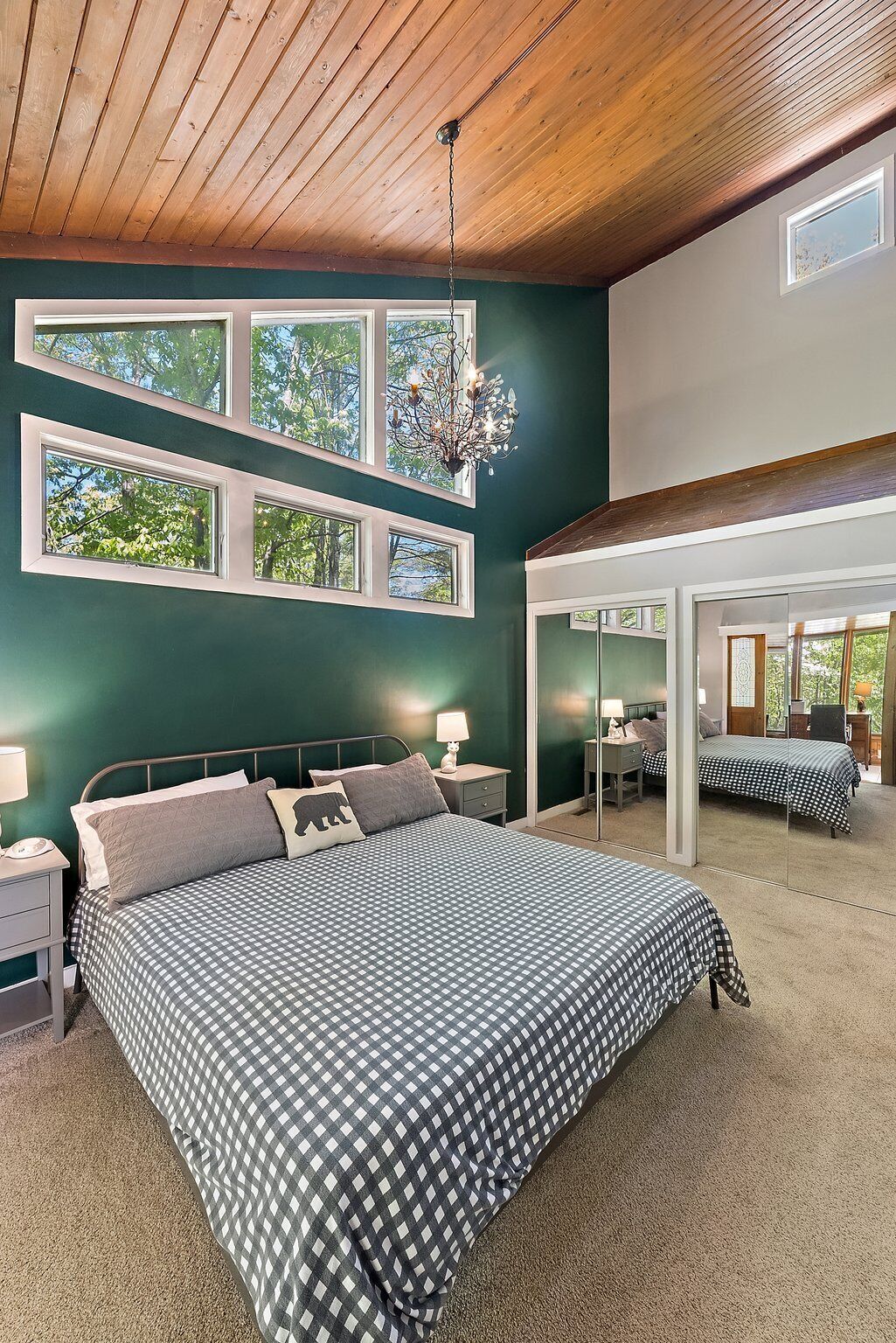 4 quartos, escrivaninha, Wi-Fi de cortesia, roupa de cama