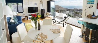 Seagrass - Dog Friendly-Hot Tub-Sea Views-Sleeps 4