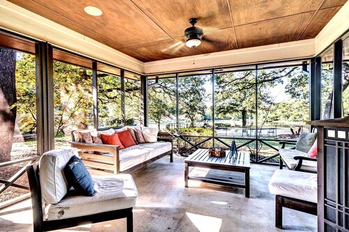 Piece of Paradise: Pool, Pickleball, Pond, Privacy