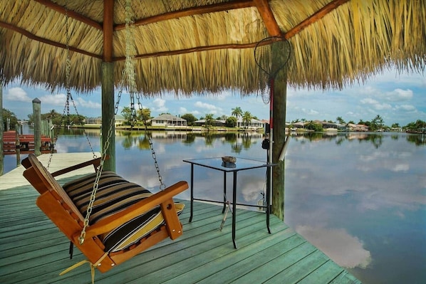 Terrace/patio - Casa Laura Unit D - Lake Louise with a private pool (Cape Coral)