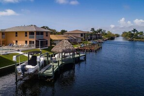 Marina - Casa Laura Unit D - Lake Louise with a private pool (Cape Coral)