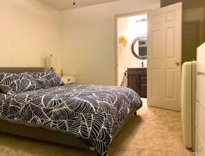 1 bedroom, desk, free WiFi, bed sheets