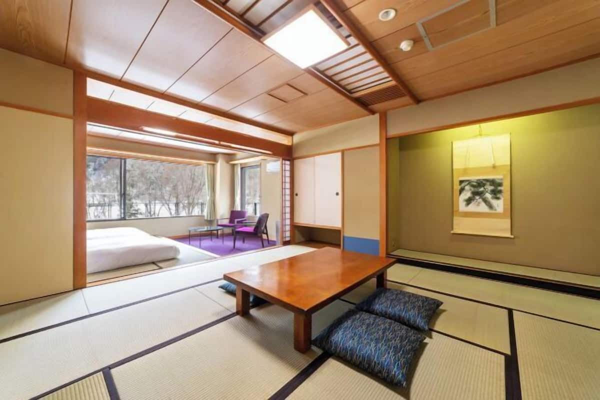 In-room safe, free WiFi, bed sheets