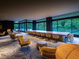 ロビーラウンジ