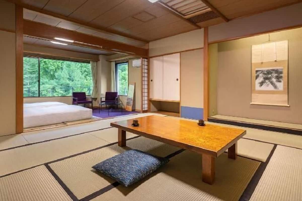 Zimmersafe, kostenloses WLAN, Bettwäsche