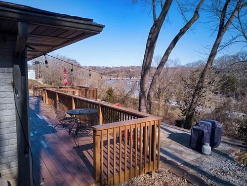 Waterfront House- Slip Included