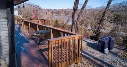 Waterfront House- Slip Included