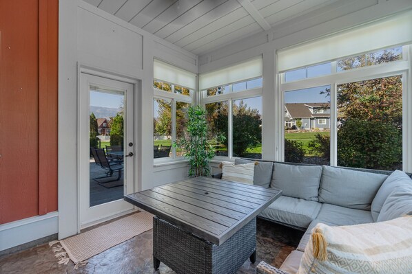 Interior - Relax in Luxury at the Cottages (Osoyoos)