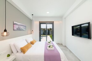 4 bedrooms, travel crib, free WiFi