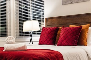 2 Schlafzimmer, Schreibtisch, Bügeleisen/Bügelbrett, kostenloses WLAN