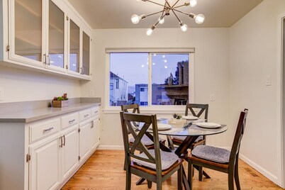 RUSTIC/MODERN DESIGN, OASIS CITY GETAWAY/NEAR SFO