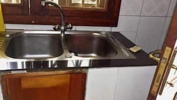 Luxury Villa | Shared kitchen | Coffee/tea maker, electric kettle