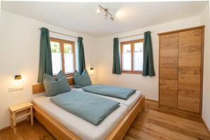 2 bedrooms, bed sheets - Vacation apartment Kaiser 75 sqm max. 4 persons (Kiefersfelden)