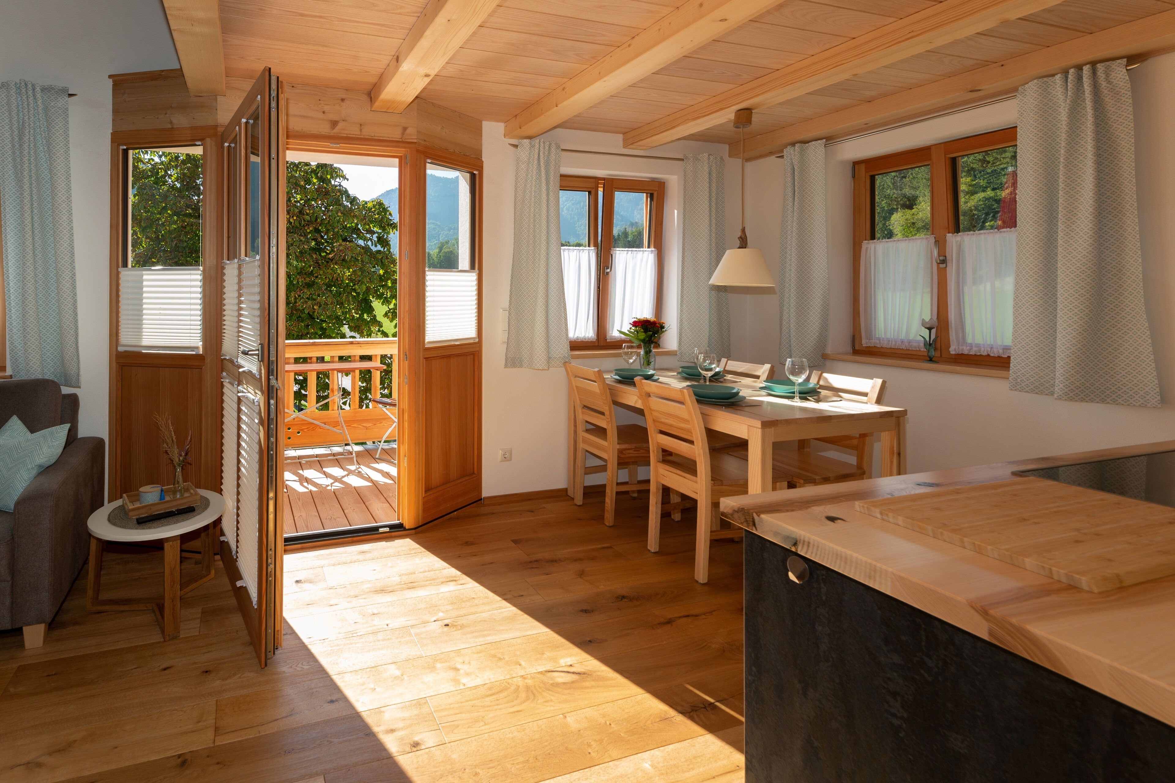 المنشأة من الداخل