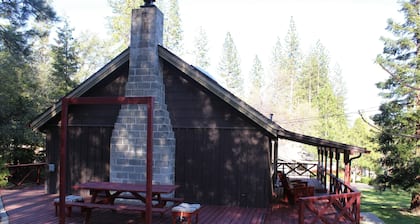 Rustic Chapparal Cabin at Bass Lake Heights