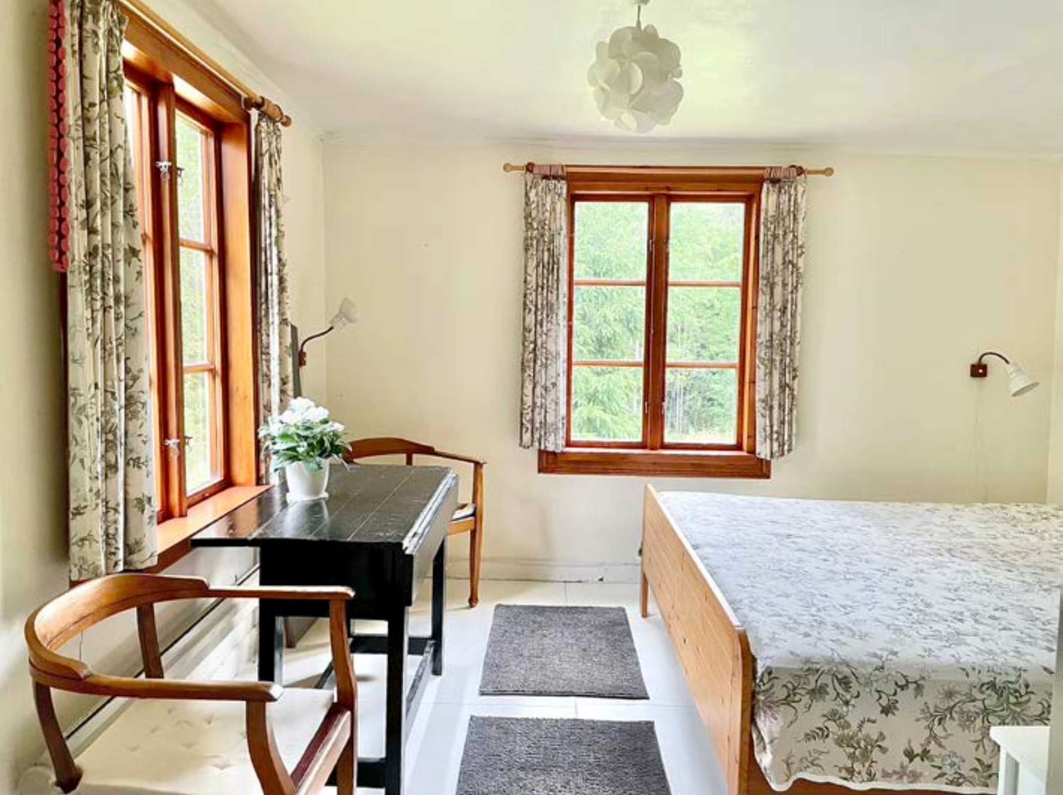 4 slaapkamers, een bureau