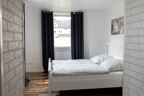 3 bedrooms, free WiFi, bed sheets