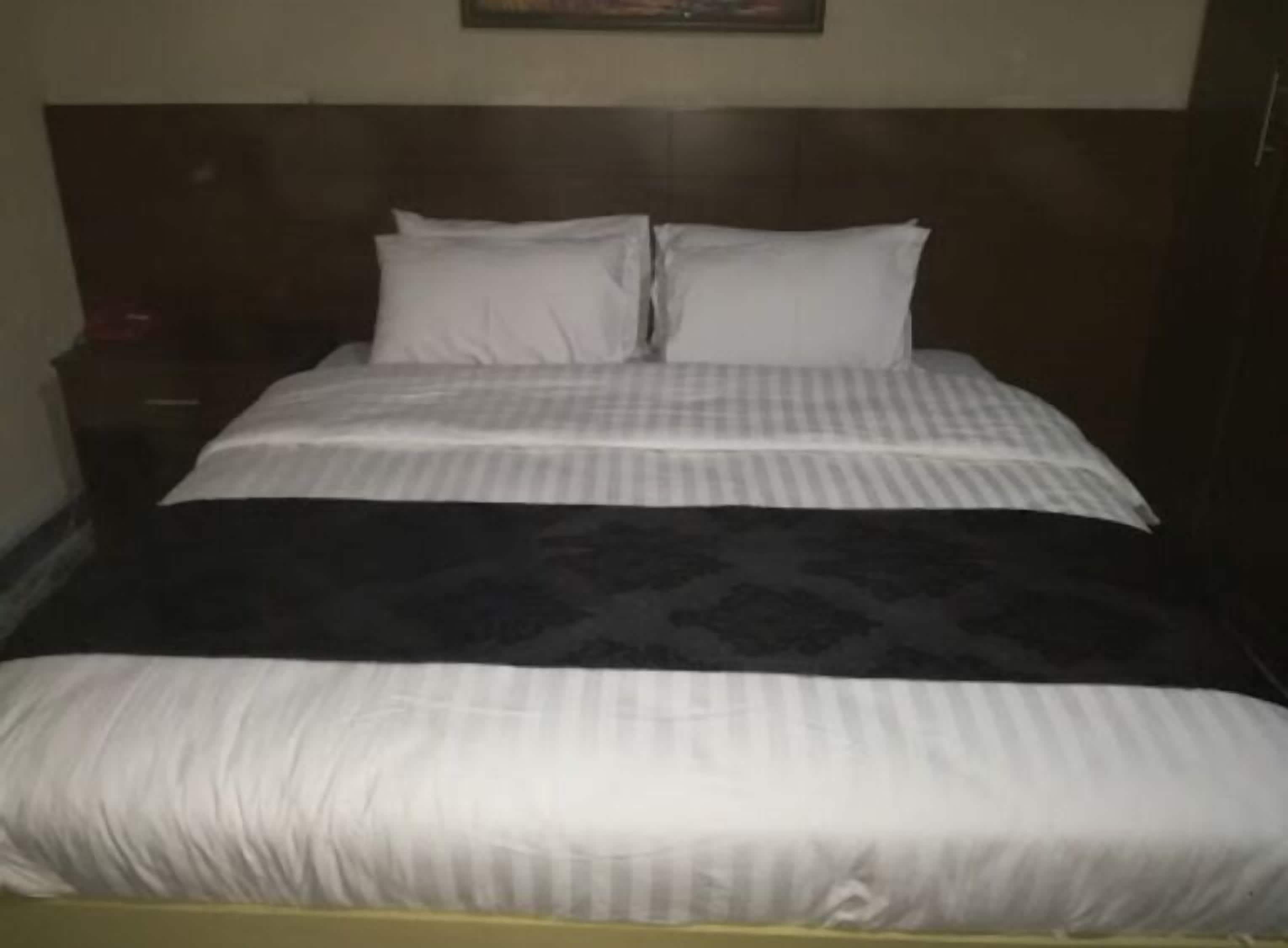 soundproofing, free wifi