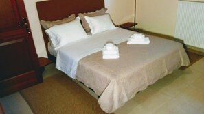 2 Schlafzimmer, Schreibtisch, Bügeleisen/Bügelbrett, kostenloses WLAN