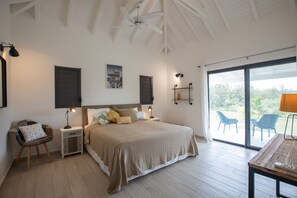 4 bedrooms, iron/ironing board, WiFi, bed sheets - 4 bedroom contemporary villa in Terres Basses SXM a few minutes walk from Baie a (Les Terres Basses)