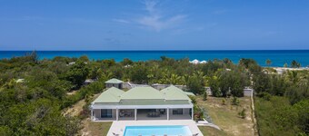 Villa Arawak – Tropical Garden Villa Near Plum Bay Beach, Terres Basses