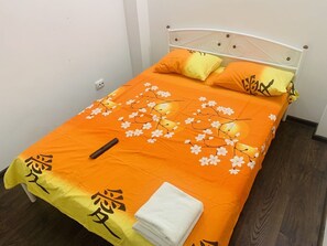 1 bedroom, iron/ironing board, free WiFi, bed sheets - New apartment in the Kyiv downtown (Kyiv)