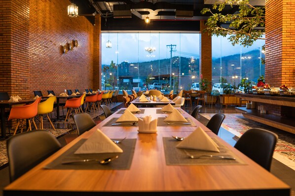 Restaurant - Parkside Gayo Petro Hotel (Takengon)