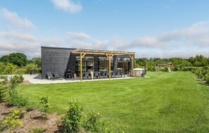 Exterior - Gorgeous home in Glesborg with kitchen (Glesborg)