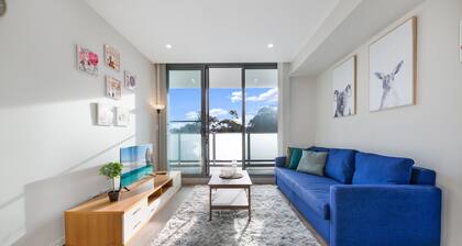 Wentworthville 2 Bedrooms 2 Bathrooms with Free Parking by KozyGuru