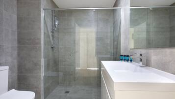 Apartment, 2 Bedrooms | Bathroom
