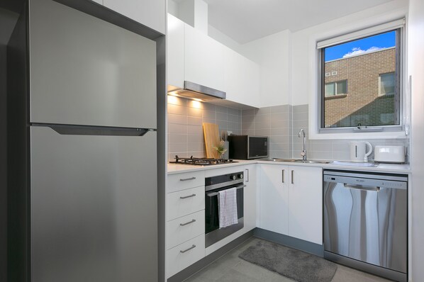 Apartment, 2 Bedrooms | Private kitchen